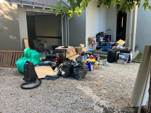 Débarras d'un garage à Nantes